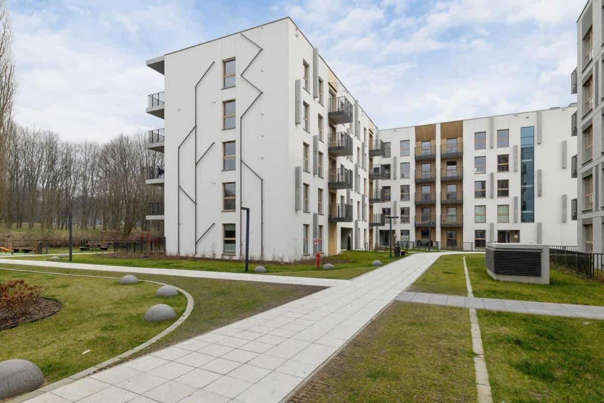 Beautiful In With Garden, Air Conditioning, Parking And Desk By Renters Prestige * Krakau