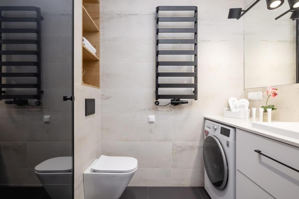 Apartment Beautiful In With Garden, Air Conditioning, Parking And Desk By Renters Prestige Krakau